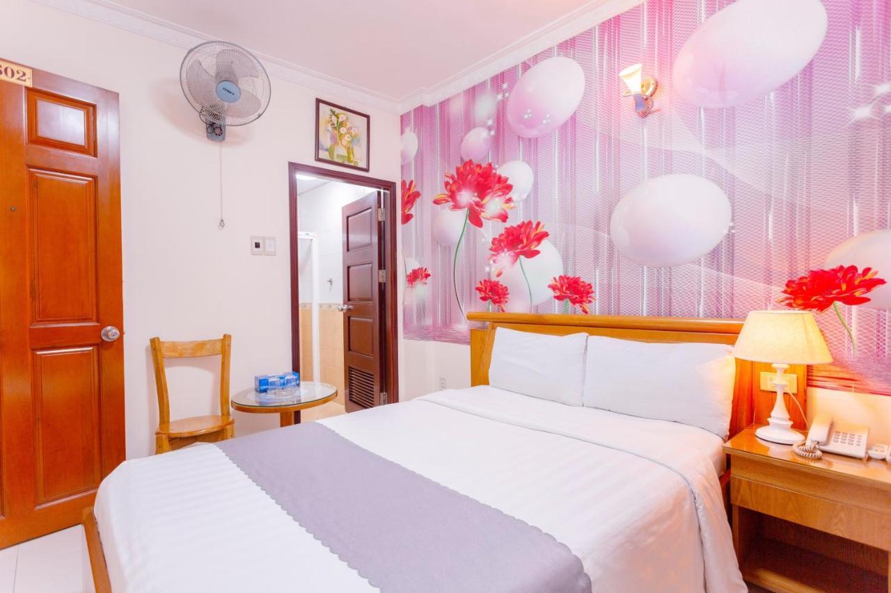 Giang Linh Hotel Хошимин Екстериор снимка